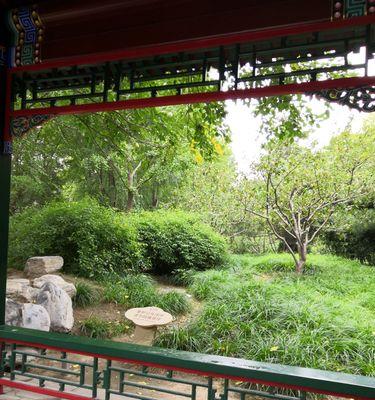《一千克拉女王后花园》（发掘无尽的乐趣，享受自然之美）