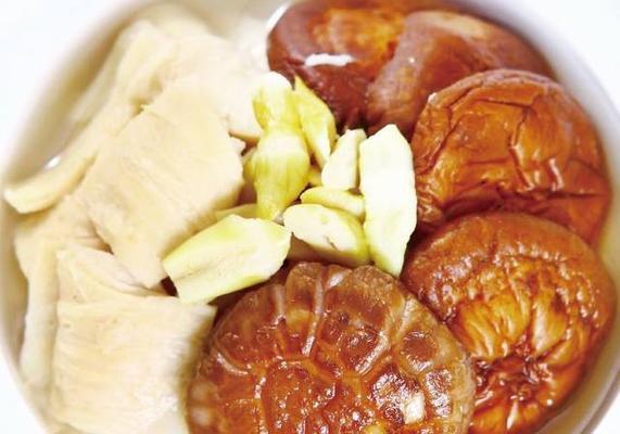 让你在游戏里吃到美食——以《妄想山海半月沉江》为灵感的半月沉江美食做法介绍（用一口美食体验游戏世界，半月沉江美食让你大开眼界！）