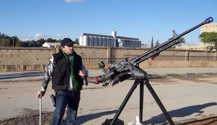 以战地模拟器重机枪，你能否成为枪战（探究重机枪在战地模拟器中的使用效果和技巧）
