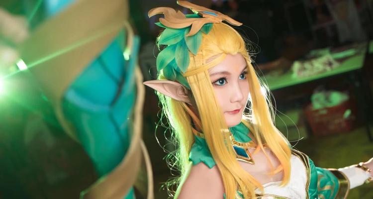 《冰雕展现王昭君火舞姿势，最美瞬间大揭秘》（感受荣耀游戏里的惊艳表现）