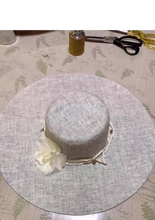 如何获得绝地求生带帽檐的帽子？