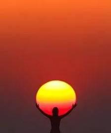 炎热夏日，与太阳肩并肩游戏（享受阳光）